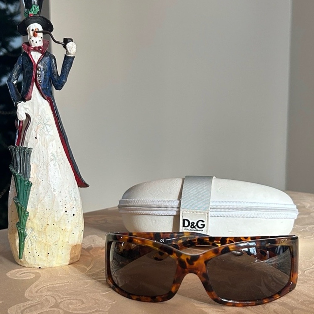 DOLCE & GABBANA TORTOISE SUNGLASSES $80